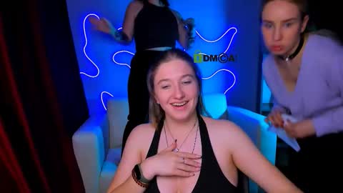 Lora for u online show from September 2025 06:46:01 PM