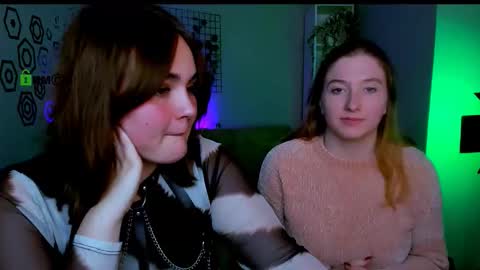 Lora for u online show from October 2025 10:31:01 PM