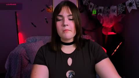 Lora for u online show from November 2025 08:22:02 PM