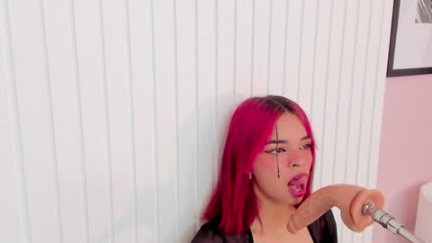 Snapshot of lorraine_williams_ chatting on January 2025 12:28:02 PM lore online show from January 2025 12:28:02 PM