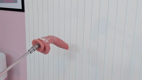 Snapshot of lorraine_williams_ chatting on January 2025 02:39:01 PM lore online show from January 2025 02:39:01 PM