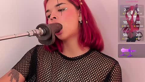 Snapshot of lorraine_williams_ chatting on January 2025 05:39:01 PM lore online show from January 2025 05:39:01 PM