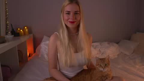 Snapshot of lorrie_love_story chatting on May 2026 09:26:02 AM Lorrie online show from May 2026 09:26:02 AM
