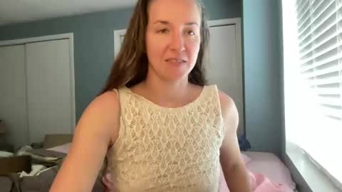Snapshot of lothlori chatting on April 2026 05:25:02 PM lothlori online show from April 2026 05:25:02 PM