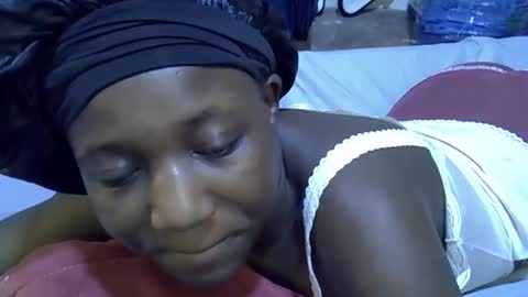 lotty_lavilla online show from December 2025 01:00:01 AM