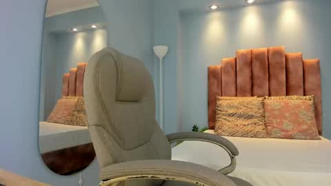  Lou Rosse  online show from May 2026 08:28:02 PM