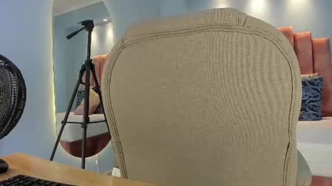  Lou Rosse  online show from June 2026 07:23:01 PM