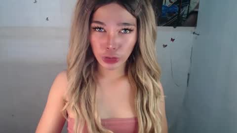 louilalicious online show from February 2025 06:52:02 AM