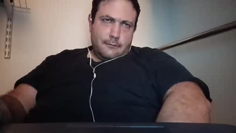 Snapshot of louinv chatting on November 2025 05:57:01 PM louinv online show from November 2025 05:57:01 PM