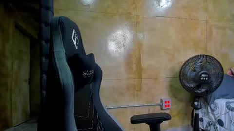 Louis online show from March 2025 10:53:01 PM