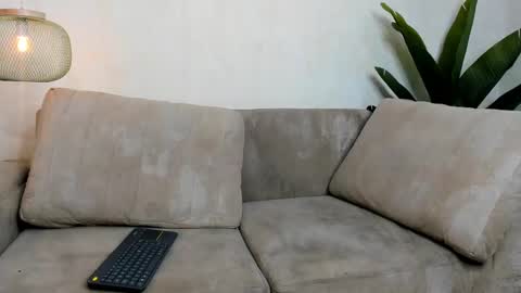 Louis online show from March 2025 11:44:02 PM