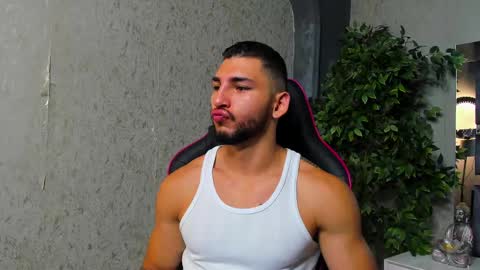 Louis online show from October 2025 03:53:01 PM