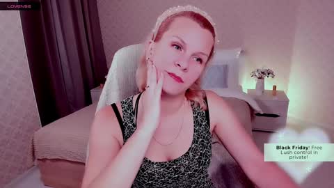 Snapshot of louisa_bay chatting on December 2024 02:52:01 PM Louisa online show from December 2024 02:52:01 PM