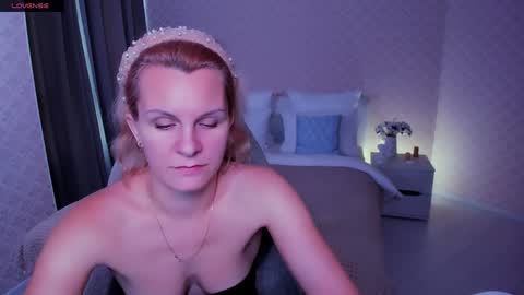 Snapshot of louisa_bay chatting on December 2024 10:56:01 AM Louisa online show from December 2024 10:56:01 AM