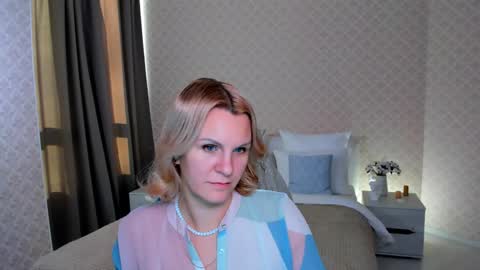 Snapshot of louisa_bay chatting on December 2024 11:23:02 AM Louisa online show from December 2024 11:23:02 AM