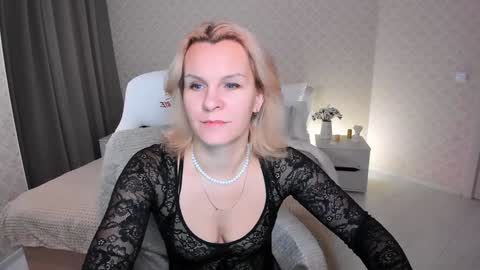 Snapshot of louisa_bay chatting on December 2024 08:09:02 AM Louisa online show from December 2024 08:09:02 AM