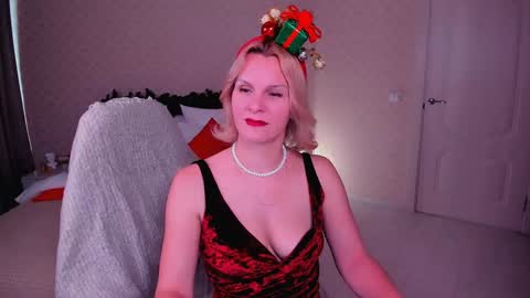 Snapshot of louisa_bay chatting on December 2024 01:51:02 PM Louisa online show from December 2024 01:51:02 PM