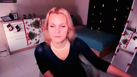 Snapshot of louisa_bay chatting on January 2025 07:52:02 AM Louisa online show from January 2025 07:52:02 AM