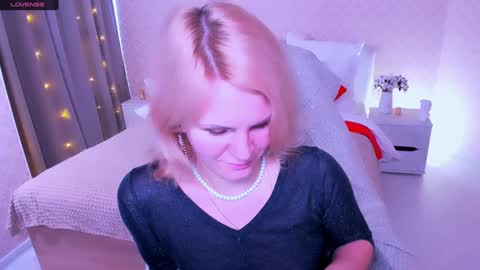 Snapshot of louisa_bay chatting on January 2025 10:43:01 AM Louisa online show from January 2025 10:43:01 AM