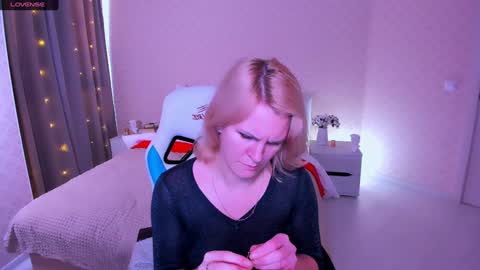 Snapshot of louisa_bay chatting on January 2025 01:47:01 PM Louisa online show from January 2025 01:47:01 PM