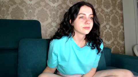Louise online show from February 2025 12:42:01 PM