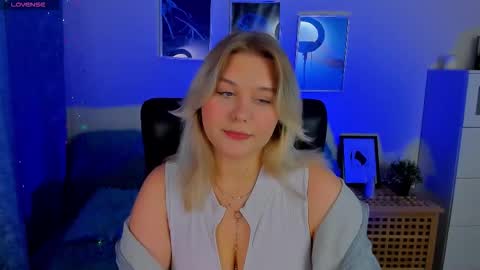 Snapshot of louisemous chatting on October 2025 03:40:01 PM Loise online show from October 2025 03:40:01 PM