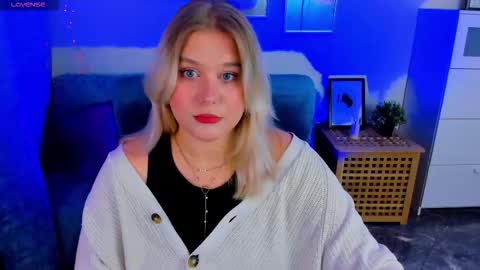 Snapshot of louisemous chatting on November 2025 09:06:01 PM Loise online show from November 2025 09:06:01 PM