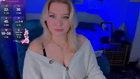 Snapshot of louisemous chatting on November 2025 09:46:02 PM Loise online show from November 2025 09:46:02 PM