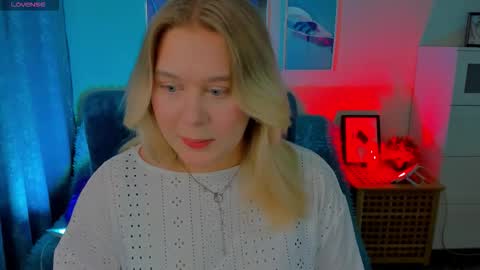 Snapshot of louisemous chatting on November 2025 09:17:01 PM Loise online show from November 2025 09:17:01 PM