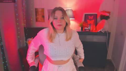 Snapshot of louisemous chatting on December 2025 10:15:01 PM Loise online show from December 2025 10:15:01 PM