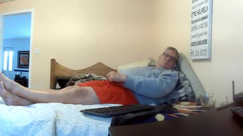 Snapshot of loumtl3 chatting on June 2026 01:24:02 PM loumtl3 online show from June 2026 01:24:02 PM