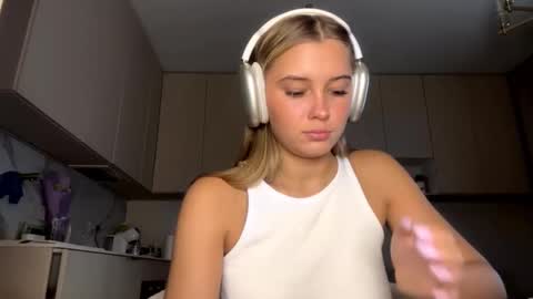 Snapshot of lourapimenta chatting on March 2026 01:40:02 PM Eliza online show from March 2026 01:40:02 PM