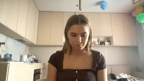 Eliza online show from May 2026 02:45:01 PM