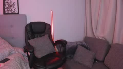 Snapshot of lourreinstounn chatting on October 2025 12:33:02 AM Lourrein Stoun Independiente online show from October 2025 12:33:02 AM