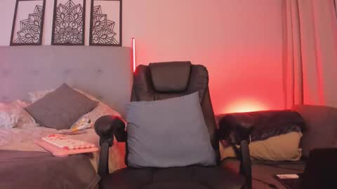 Snapshot of lourreinstounn chatting on November 2025 02:22:02 AM Lourrein Stoun Independiente online show from November 2025 02:22:02 AM