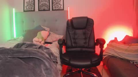 Snapshot of lourreinstounn chatting on November 2025 02:54:02 AM Lourrein Stoun Independiente online show from November 2025 02:54:02 AM