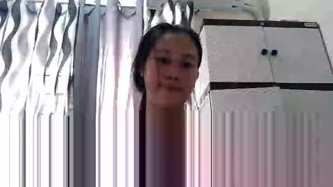 Snapshot of louxx1 chatting on November 2025 01:48:02 AM louxx1 online show from November 2025 01:48:02 AM