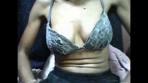 lovaelisa online show from November 2025 06:19:01 PM