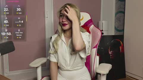 lovamanda online show from May 2026 09:44:02 PM