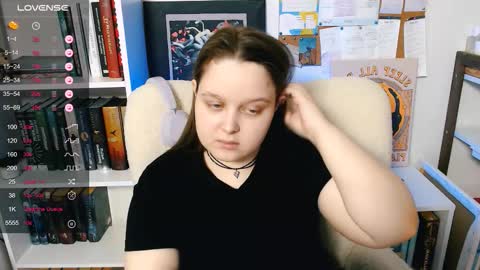 Snapshot of lovbess chatting on February 2026 06:05:01 PM Mia online show from February 2026 06:05:01 PM