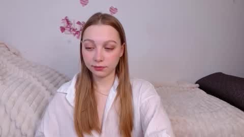 love bella  online show from March 2026 12:06:02 AM