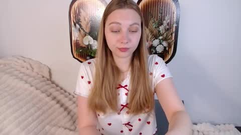 love bella  online show from April 2026 12:17:01 AM