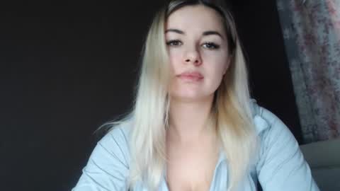 Snapshot of love_dom_meg chatting on February 2026 09:27:01 AM Megane online show from February 2026 09:27:01 AM