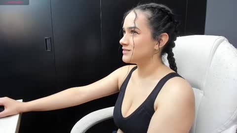 Snapshot of love_kris chatting on October 2025 02:01:02 AM Kristen LoveBerry online show from October 2025 02:01:02 AM