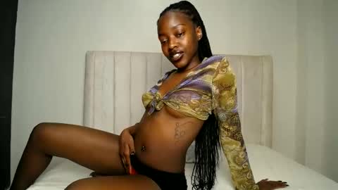 Snapshot of love_miah chatting on April 2026 01:50:01 AM Miah online show from April 2026 01:50:01 AM