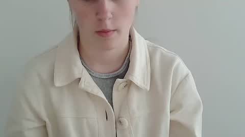 Vivian online show from November 2025 10:15:02 AM