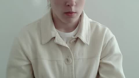 Vivian online show from November 2025 11:47:01 AM