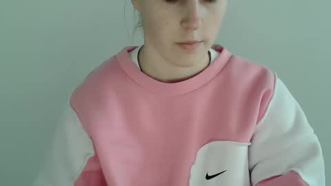 Vivian online show from November 2025 11:10:01 AM