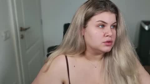 Snapshot of love_wiggy18 chatting on October 2025 06:47:01 AM Ally online show from October 2025 06:47:01 AM