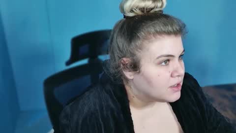 Snapshot of love_wiggy18 chatting on February 2026 08:33:02 AM Ally online show from February 2026 08:33:02 AM